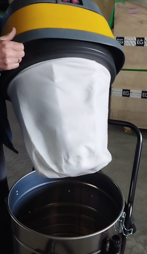 Промышленный пылесос RZK-25 Промышленный пылесос RZK-25